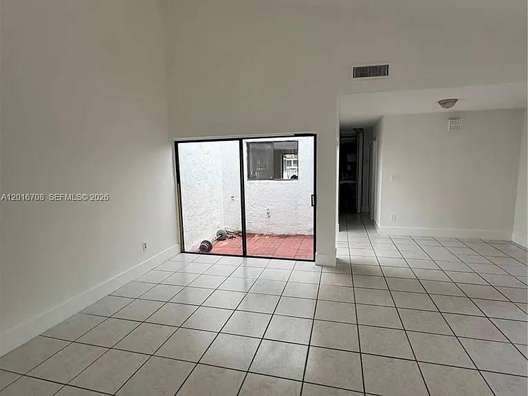 8273 NW 36th St — Photo 7