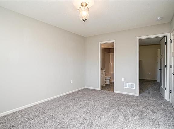 4th image of 105 NE 195th Ter
