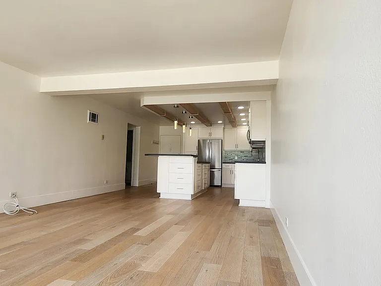 4944 Cass St #407 — Photo 4