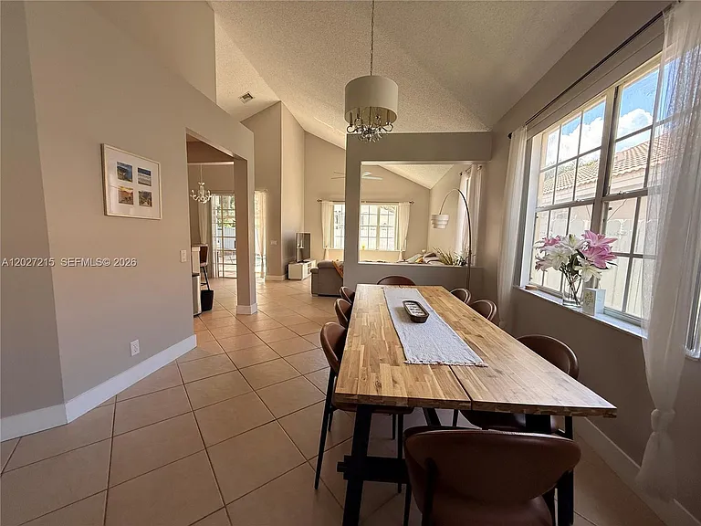 300 Cameron Dr — Photo 16