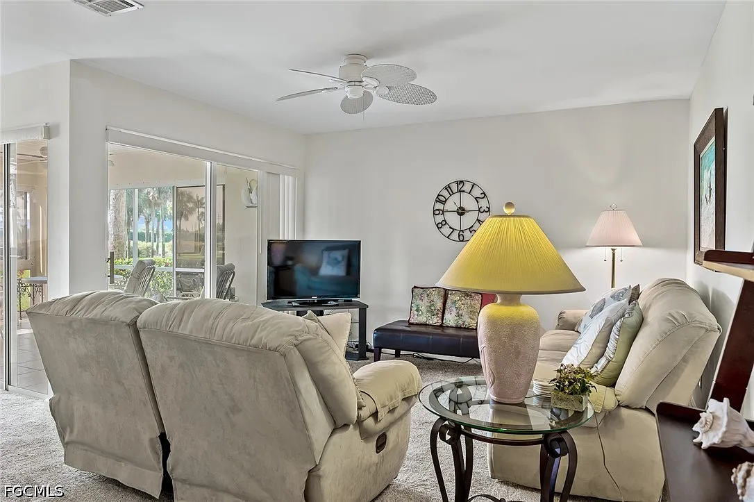 2 bed, 2.0 bath, 1128 sqft, $2,200 — Photo 3