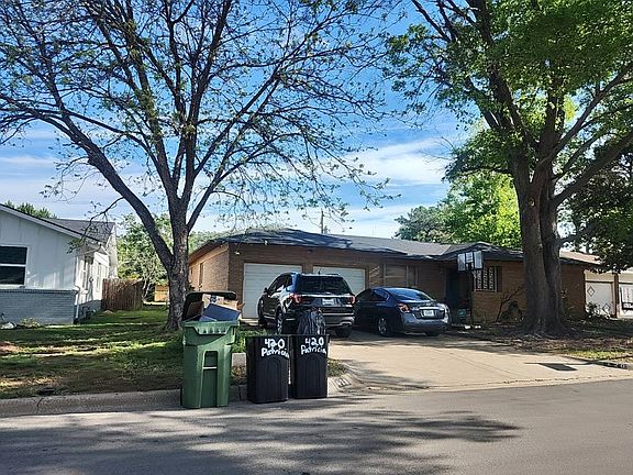 3rd image of 420 Patricia Rd