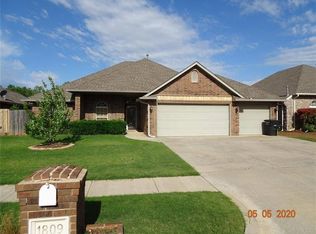 1809 Mead Ln, Moore, OK 73170
