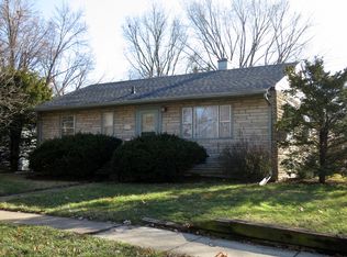 701 E Fairlawn Dr, Urbana, IL