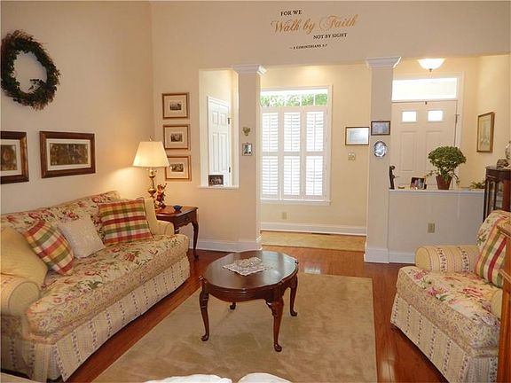 2nd image of 1011 Coronet Ln