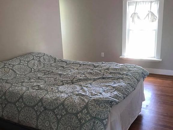 Master bedroom (ensuite bathroom