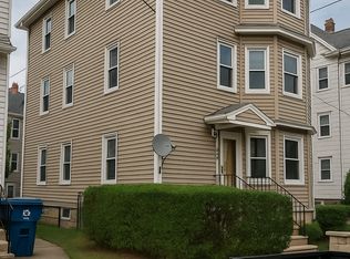 129 Princeton St #2, New Bedford, MA 02745