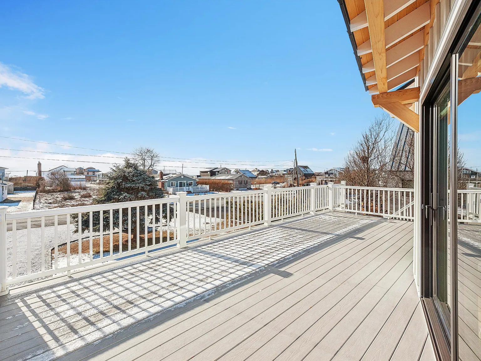 Ditch Plains Close to Beach With Ocean Views — Photo 4