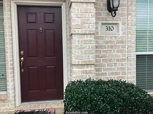 310 Fraternity Row Photo 1