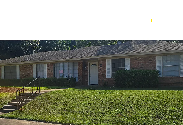 1306 Holt Ave — Photo 1