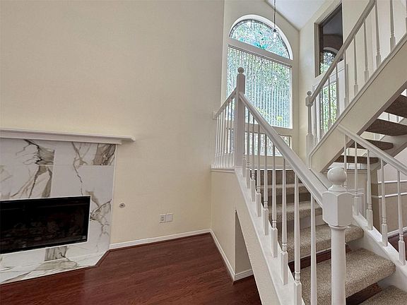 4th image of 31 N Lakeridge Cir