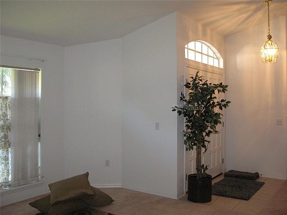 4th image of 4847 Ohio Ave