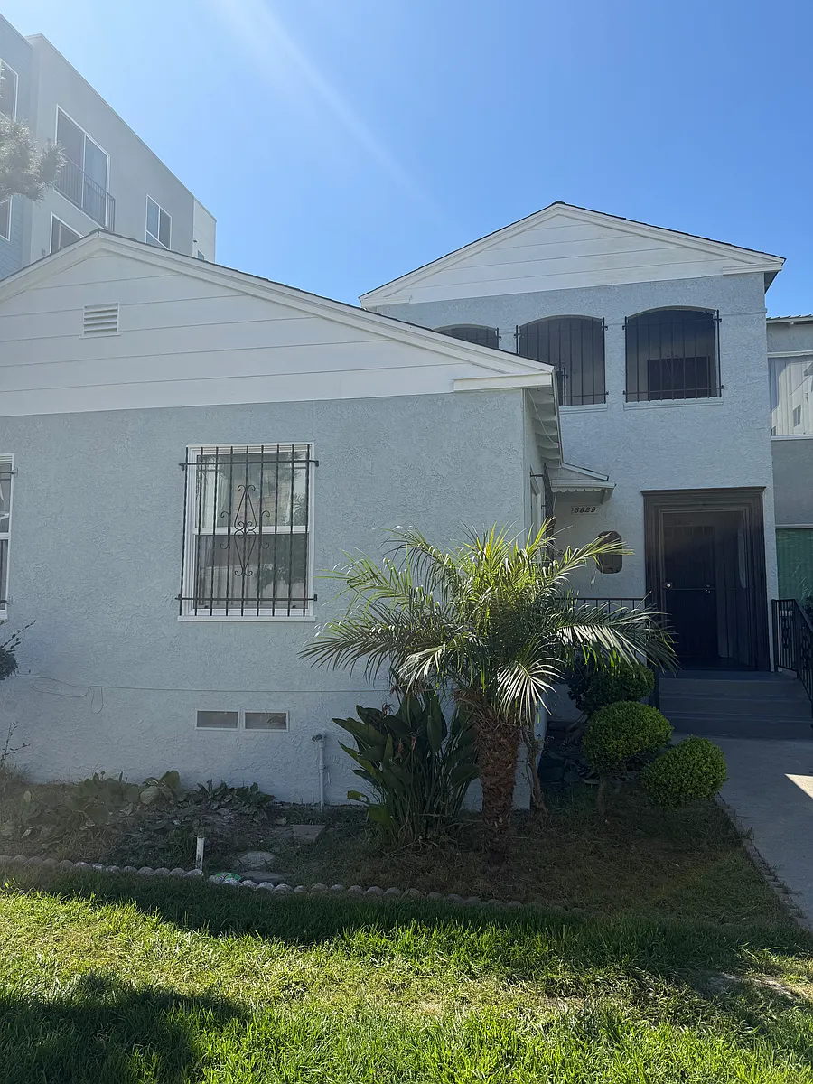 Front of the Building - 3527 Chesapeake Ave #3529