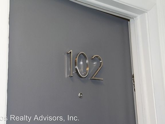 3rd image of 1258 N Marion St APT 102