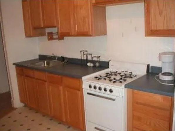 17 Ulster Pl, Port Jervis, NY 12771