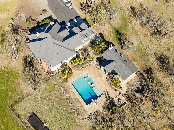 3rd image of 4182 N Roxy Dr