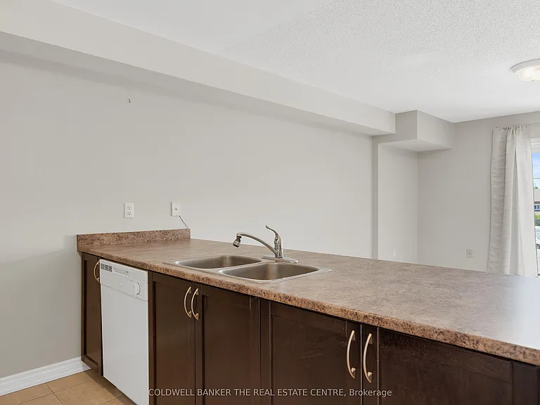 137 Sydenham Wells Dr #15 — Photo 8
