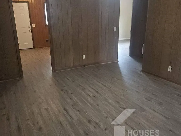 106 Batson Dr — Photo 7