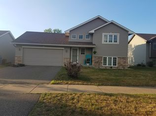 409 Cardinal Ct NW, Isanti, MN 55040