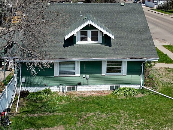 4th image of 404 S Central Ave