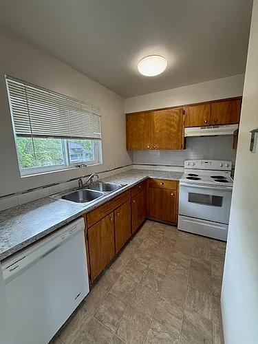 1018 W 8th Ave #7 Photo 1