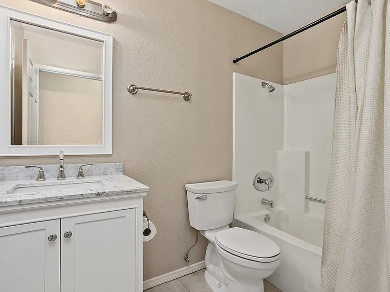 5271 Leon St — Photo 13