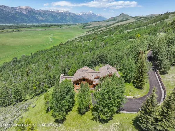 1520 N Pratt Rd, Jackson, WY 83001