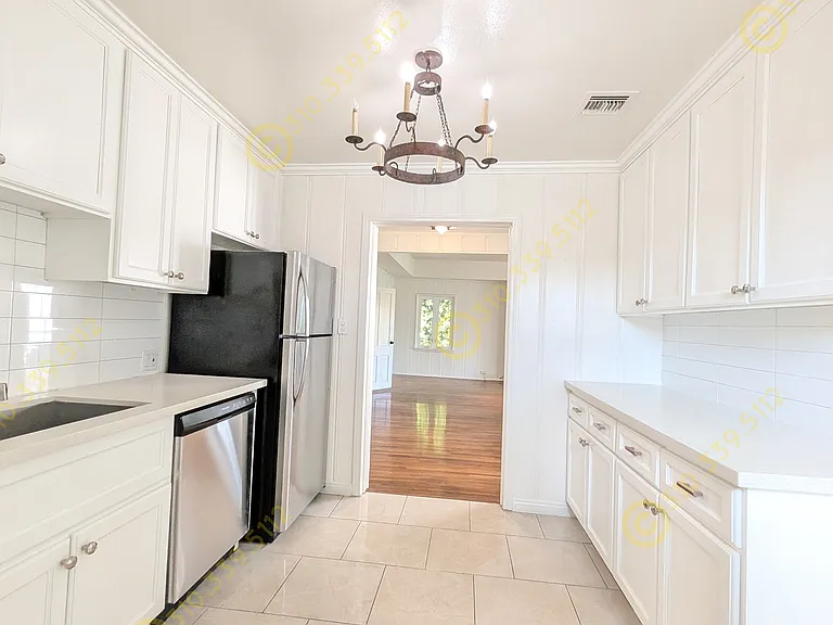 969 N Doheny Dr #1/2 — Photo 27