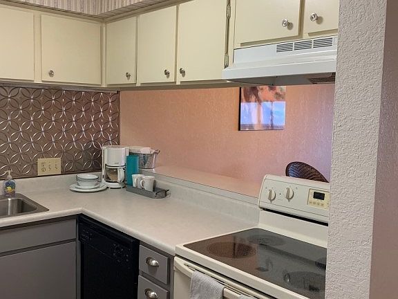 5th image of 218 Cliffhouse Dr