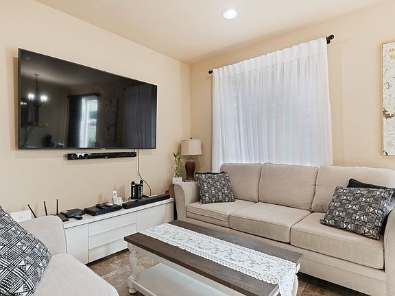 5th image of 12861 Avenida Bonita