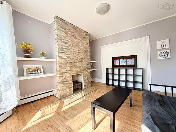 4th image of 2185 Harvard St #2181