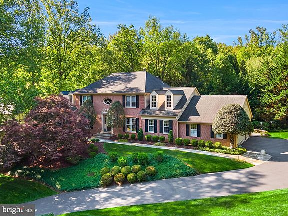 2nd image of 2028 Spring Branch Dr