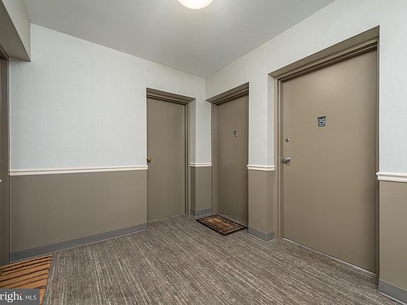 2nd image of 10612 Montrose Ave APT 104