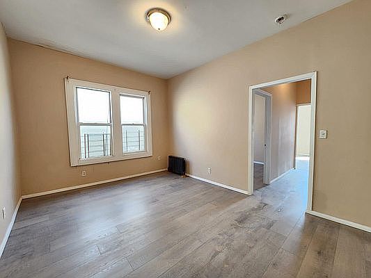 2nd image of 967 E 165th St #2A