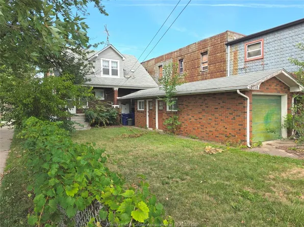2710 Seminole St, Windsor, ON N8Y 1X8