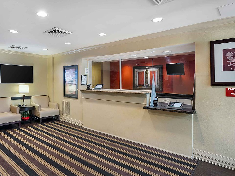 Lobby and Guest Check-in