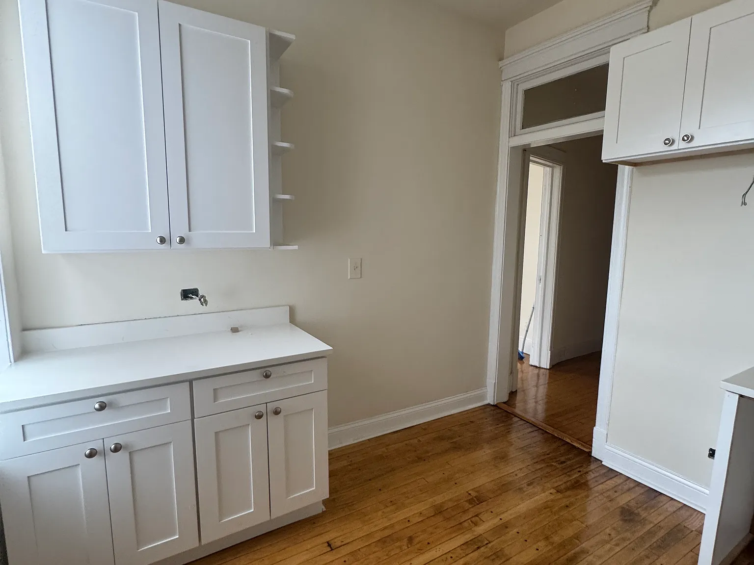 3 bed, 1200 sqft, $3,500 — Photo 2