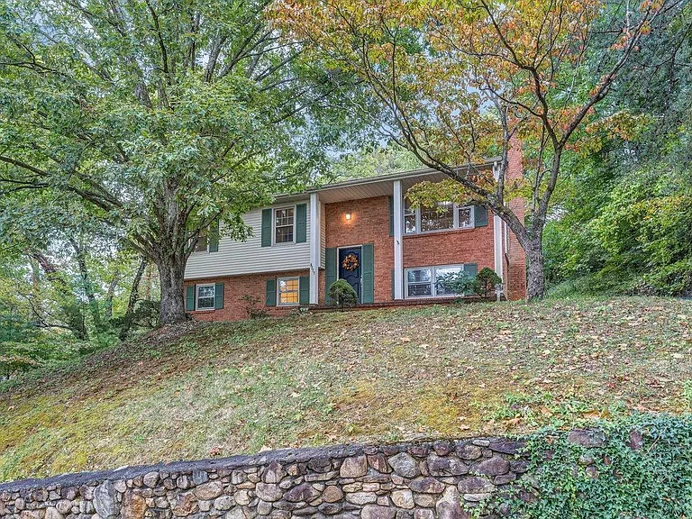 3777 Tomley Dr — Photo 5