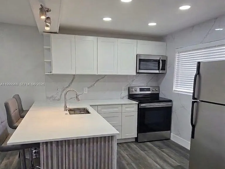 16400 NE 17th Ave #701 — Photo 8