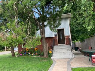 915 Railroad Ave, Westbury, NY 11590