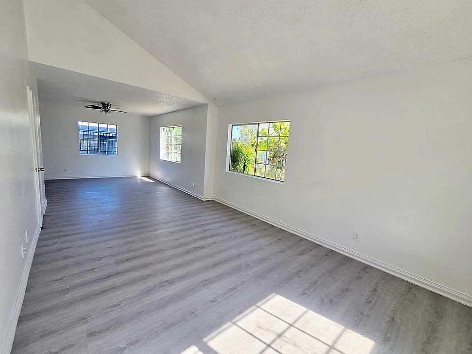 1st image of 11136 Duncan Ave #A