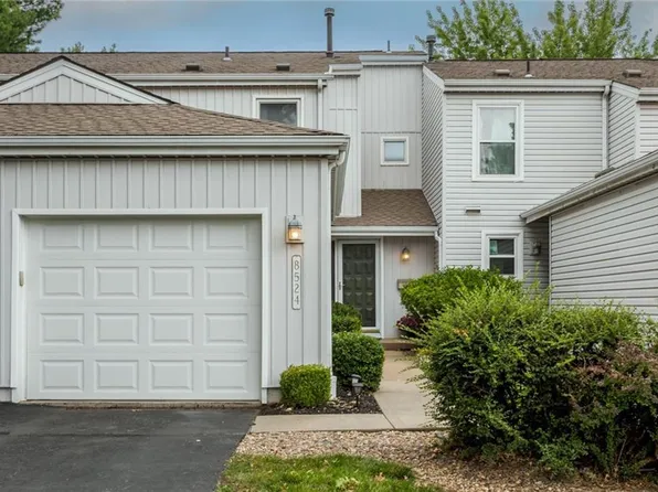 8524 W 108th Pl #E, Overland Park, KS 66210