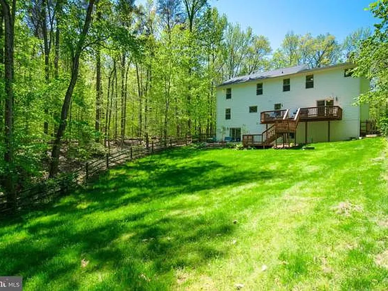 391 Windermere Dr — Photo 6
