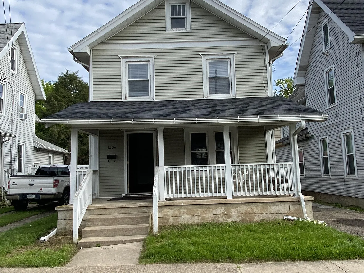 1204 Memorial Avenue - 3 — Photo 2
