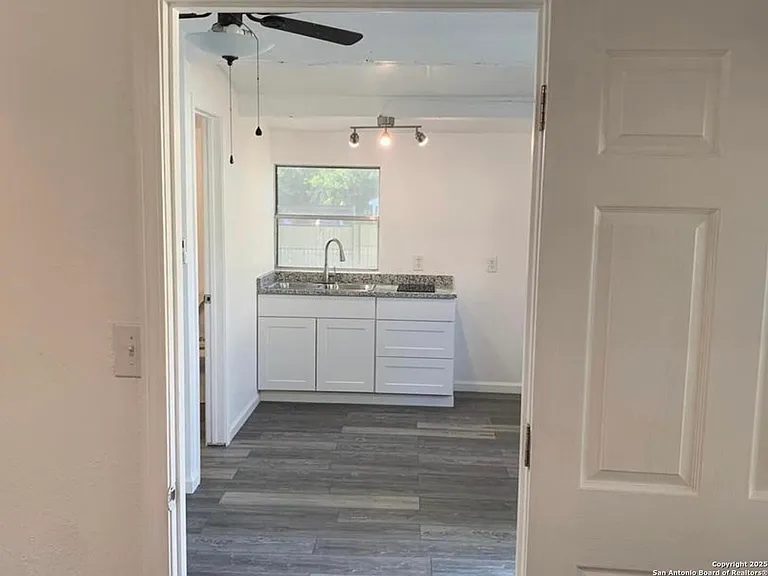 25226 Pat Pkwy #A — Photo 3