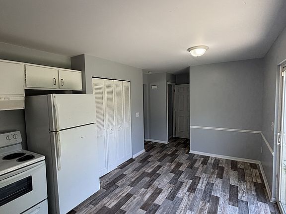 3rd image of 4114 Burchfield Dr #4114