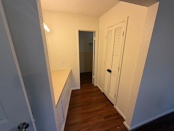 3rd image of 1202 Capetown Dr