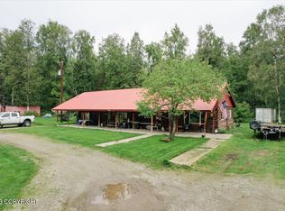 9413 E Petersville Rd, Trapper Creek, AK 99683