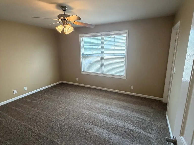 4406 Maximillion Cir — Photo 34