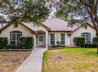 219 Sendero Dr, Waxahachie, TX 75165